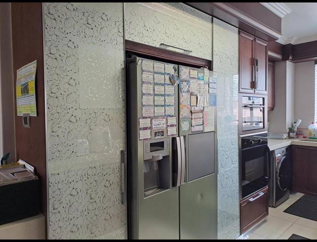 3 BEDROOM APARTMENT FOR SALE IN OVERPORT